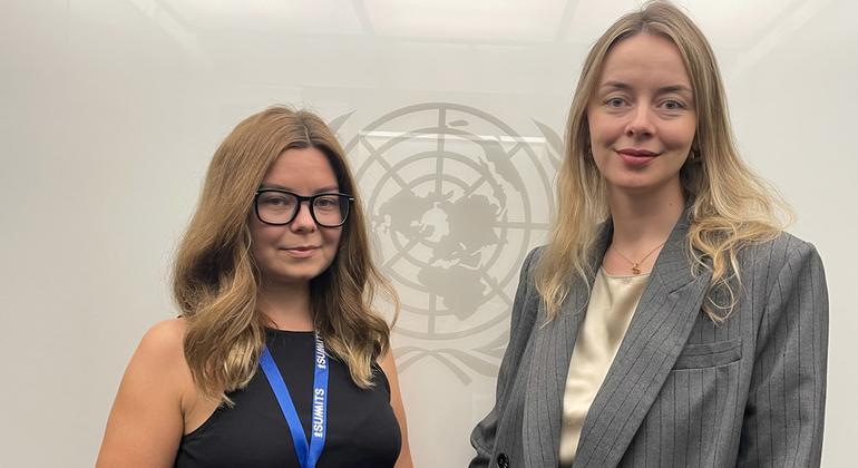 Директор по фандрайзингу Health & Help Екатерина Стуконог (слева) и менеджер по корпоративным партнерствам Екатерина Корнеева.