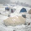 Лагерь для перемещенных лиц в сирийском Идлибе. Оставшимся без  дома беженцам в разных странах предстоит пережить холодную и снежную зиму.