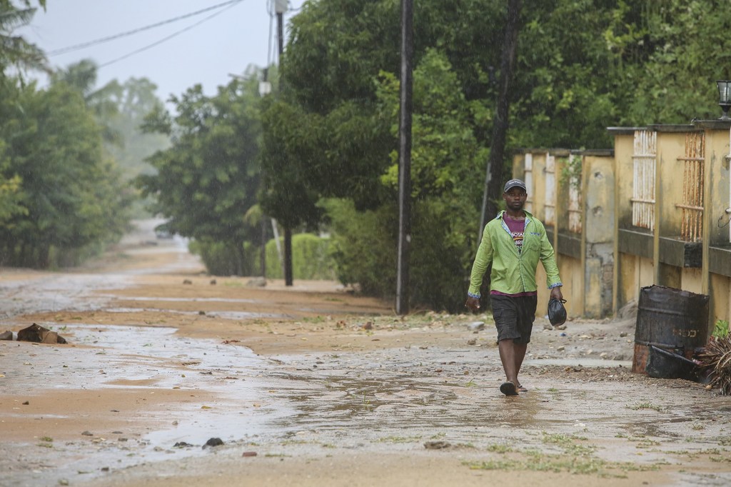 Le cyclone Freddy touche terre à Vilanculos, dans la province d'Inhambane au Mozambique.