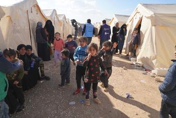 叙利亚西北部受地震影响的家庭被安置在阿夫林市外的一个接待中心。