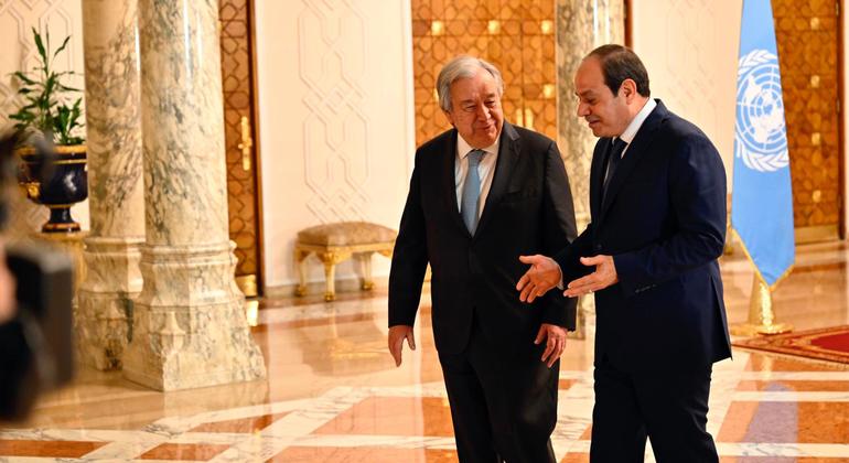 أثناء زيارته الرمضانية التضامنية، التقى الأمين العام للأمم المتحدة أنطونيو غوتيريش الرئيس المصري عبد الفتاح السيسي في القاهرة.