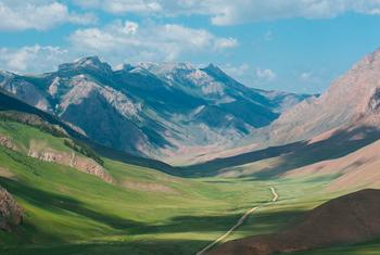 吉尔吉斯斯坦是中亚一个多山的内陆国家。