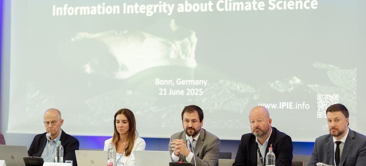 João Brant durante um evento sobre mudança climática em Bonn, na Alemanhã
