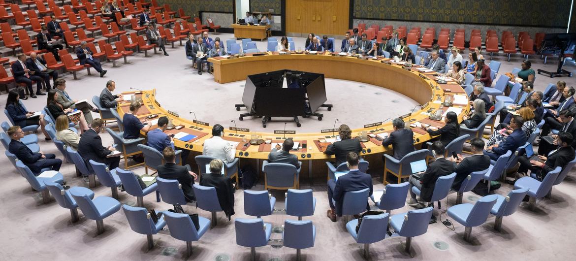 A wideview of the Security Council as ASG Khaled Khiari briefs members about cooperation between the UN and the Organisation of Islamic Cooperation.