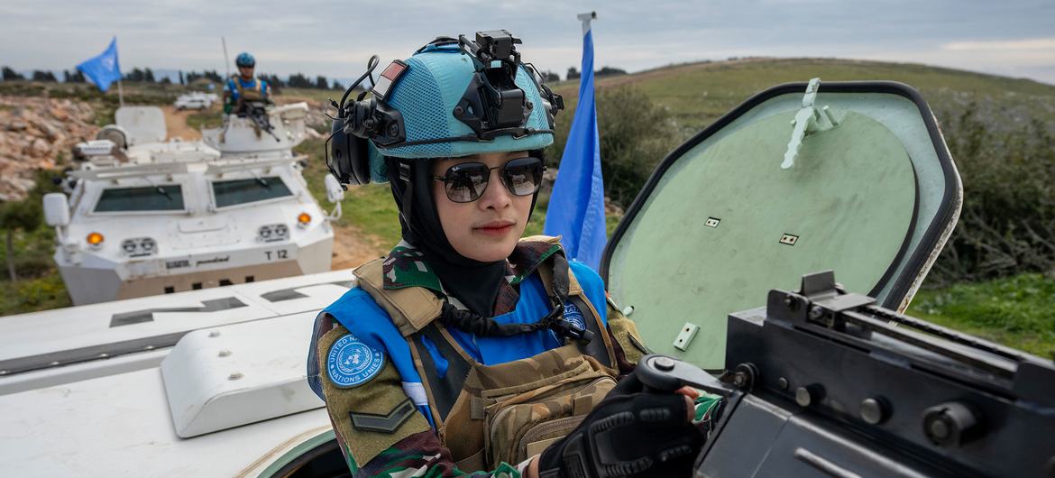 قوات حفظ السلام الأممية تقوم بدوريات على الخط الأزرق في منطقة العدسية بجنوب لبنان.