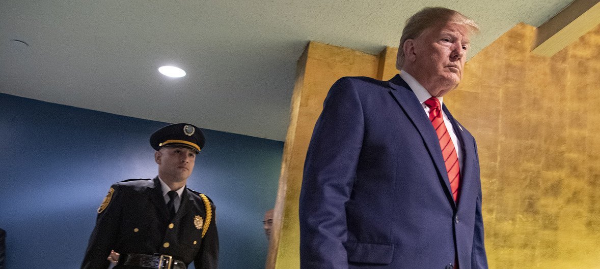 Donald J. Trump, Presidente dos Estados Unidos da América, caminha por um corredor das Nações Unidas antes da 74ª Assembleia Geral.
