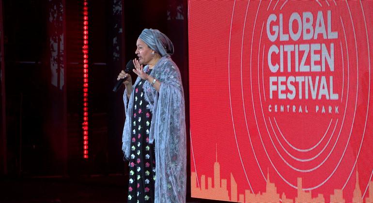 La Vice-Secrétaire générale de l'ONU Amina Mohammed s'adresse au public du festival Global Citizen à Central Park à New York.