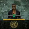 Tulia Ackson, Rais wa Muungano wa Mabunge, akizungumza jukwaani wakati wa Mkutano wa Kilele wa Mustakabali huko New York.