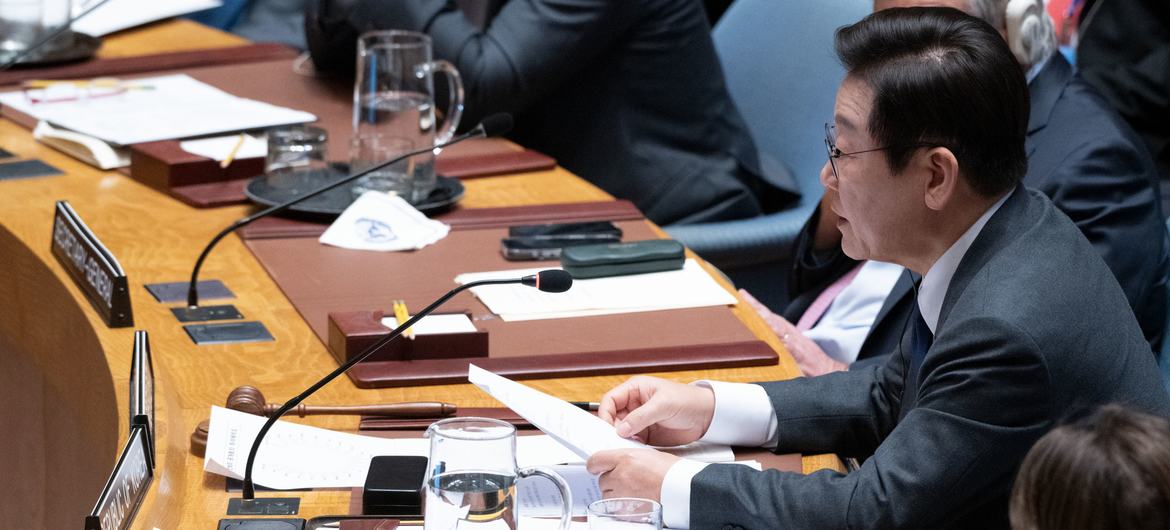 Lee Jae Myung, the President of the Republic of Korea, chairing the Security Council meeting.