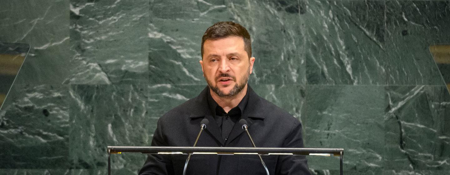 यूक्रेन के राष्ट्रपति वलोडिमिर ज़ेलेंस्की न्यूयॉर्क में United Nations महासभा के अस्सीवें सत्र की आम बहस को संबोधित कर रहे हैं।