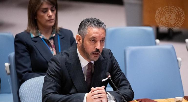 مندوب ليبيا الدائم لدى الأمم المتحدة، طاهر السني، يلقي كلمة أمام مجلس الأمن.