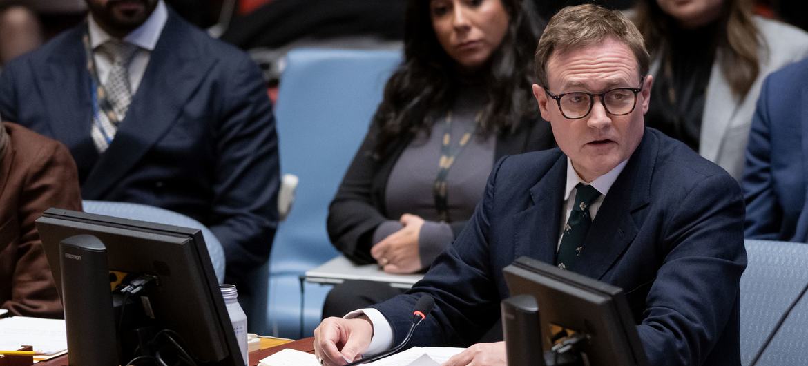 Министр иностранных дел Великобритании Том Тугендхат выступает на заседании Совета Безопасности ООН, посвященном ситуации на Ближнем Востоке, включая палестинский вопрос.