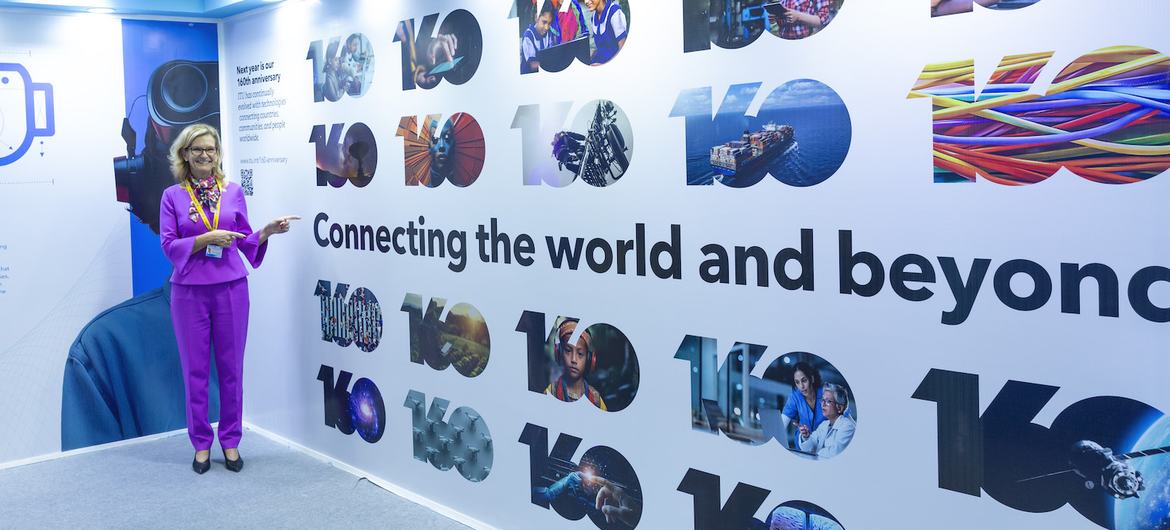 ITU की महासचिव, डोरेन बोगडान-मार्टिन,  विश्व दूरसंचार मानकीकरण सभा (WTSA) के अवसर पर भारत की राजधानी नई दिल्ली में. 