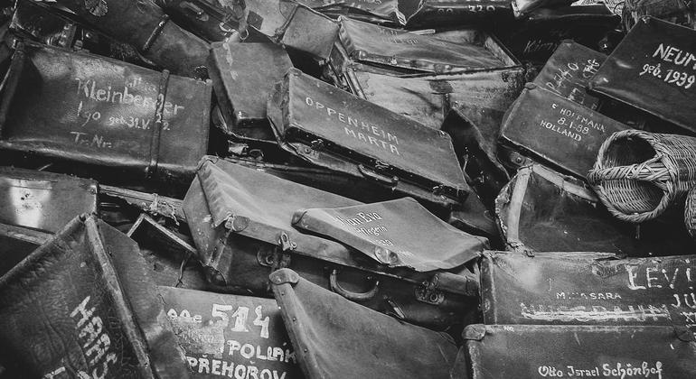 Maletas y bolsas confiscadas a prisioneros en un campo de concentración de Auschwitz, Polonia.
