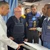 منسق الأمم المتحدة للشؤون الإنسانية جيمي ماكغولدريك يزور مستشفى كمال عدوان شمال قطاع غزة.