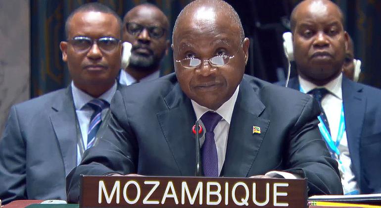 莫桑比克常驻联合国代表佩德罗·科米萨里奥·阿丰索大使在安理会关于中东局势，包括巴勒斯坦问题的会议上发言。