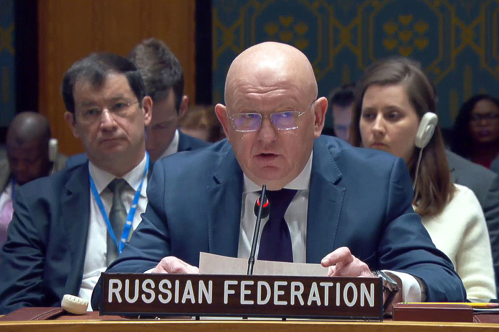 O Embaixador Vassily Nebenzia, Representante Permanente da Rússia junto da ONU, discursa na reunião do Conselho de Segurança sobre a situação no Médio Oriente, incluindo a questão palestiniana.