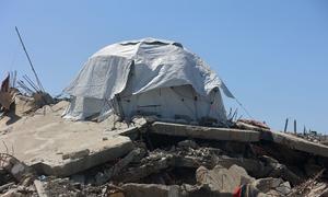 Una tienda de campaña instalada por los residentes sobre las ruinas de su casa destruida en el campamento de Jabalia, al norte de Gaza.
