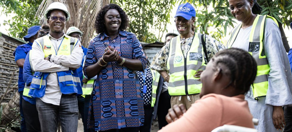 Em Moçambique, Ugochi Daniels se reuniu com altos funcionários do governo, assim como com doadores, parceiros e outros funcionários da ONU
