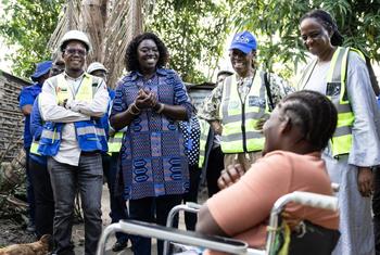 Em Moçambique, Ugochi Daniels se reuniu com altos funcionários do governo, assim como com doadores, parceiros e outros funcionários da ONU