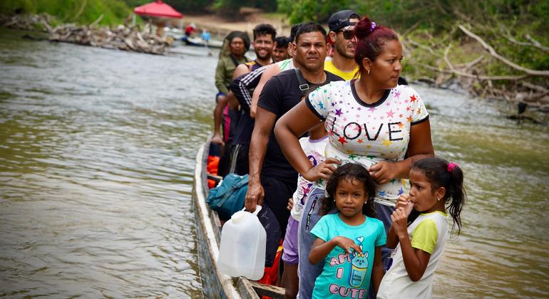 Migrantes de tres continentes convergen en el golfo del Darién.