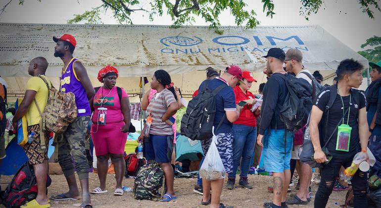 Migrantes llegan exhaustos al centro de acogida de Lajas Blancas tras sortear el peligroso paso del Darién. OIM Gema Cortés