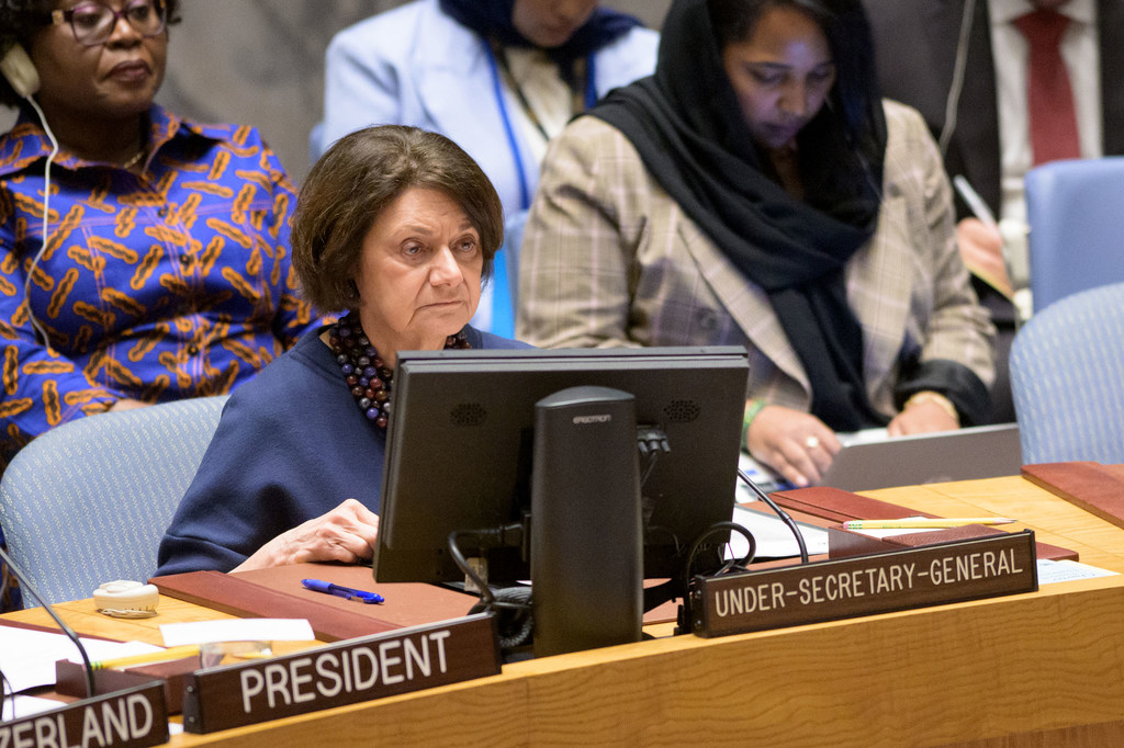 Rosemary DiCarlo, Secrétaire générale adjointe aux affaires politiques et à la consolidation de la paix, informe les membres du Conseil de sécurité de l'ONU sur la paix et la sécurité en Afrique.