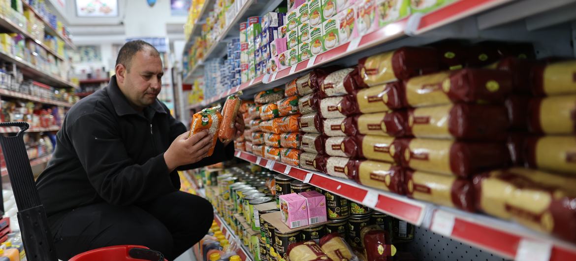 Индекс ФАО снизился за счет сокращения цен на зерновые, растительные масла и молочую продукцию. 