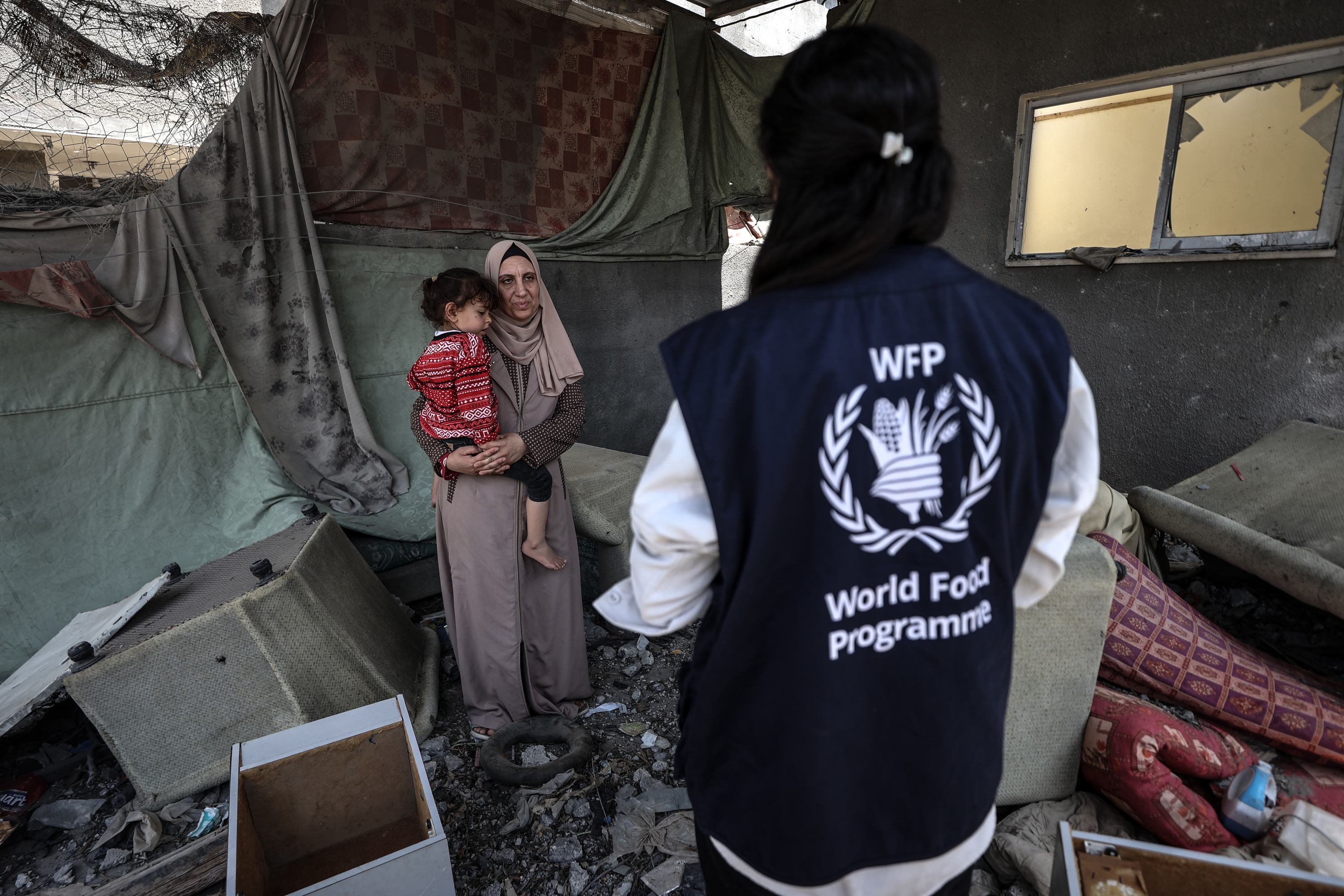 فقدت أسرة مستفيدة من قسائم برنامج الأغذية العالمي منزلها في تصعيد العنف الأخير في أيار /مايو 2023 في غزة.