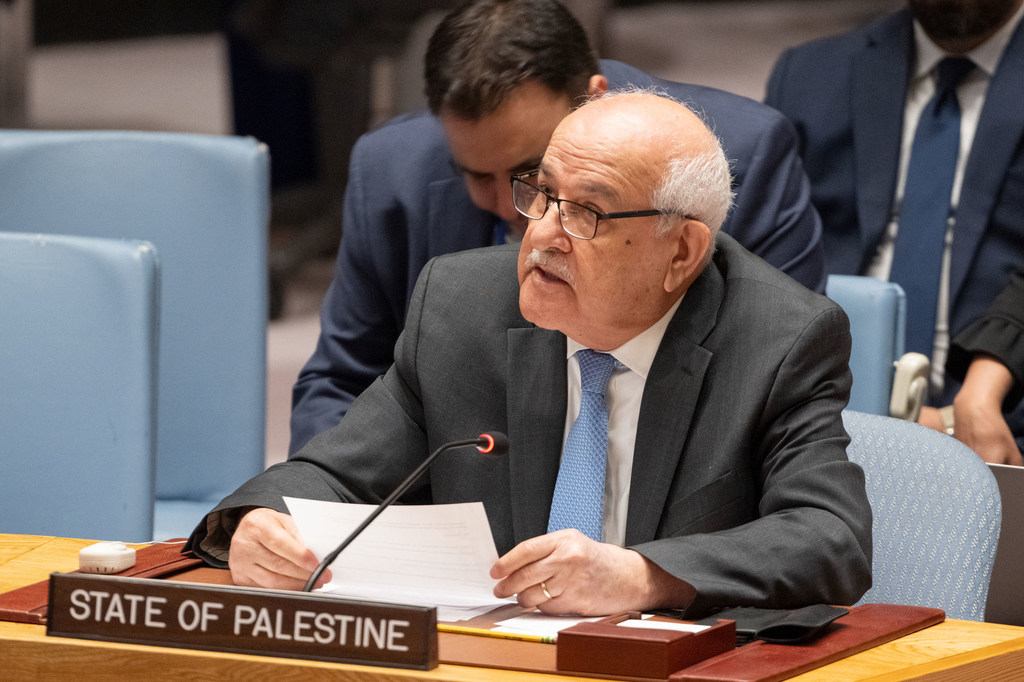 رياض منصور يتحدث في اجتماع لمجلس الأمن الأمم المتحدة بشأن دولة فلسطين.