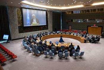 Tor Wennesland (à l'écran), Coordonnateur spécial pour le processus de paix au Moyen-Orient, informe le Conseil de sécurité de la situation au Moyen-Orient.