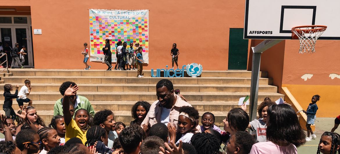 Desde o início, a Unicef soube que Dino D’Santiago era a pessoa certa para dar voz ao VOAR Desde o início, a Unicef soube que Dino D’Santiago era a pessoa certa para dar voz ao VOAR