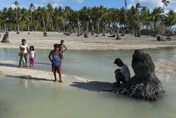 انتونیو گوتیرش نے کہا کہ چھوٹے جزائر پر مشتمل ترقی پذیر ممالک دنیا کو بتا رہے ہیں کہ موسمیاتی عزم کیا ہوتا ہے۔