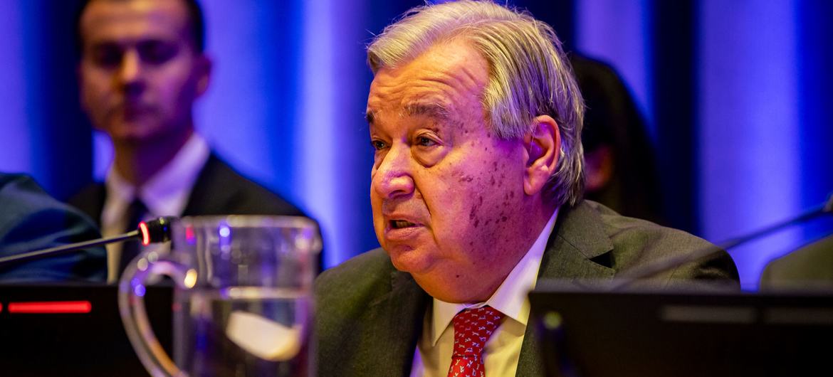 संयुक्त राष्ट्र महासचिव एंतोनियो गुटेरेश ने एआई पर वैश्विक सम्वाद आरम्भ किए जाने पर आयोजित बैठक को सम्बोधित किया.