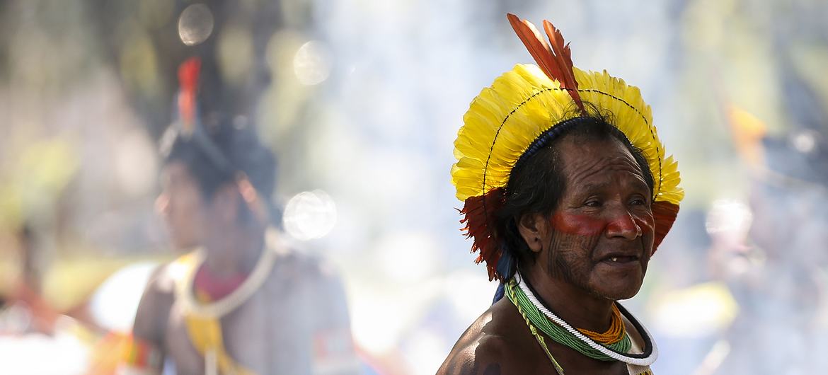 Indígenas da etnia Yanomami, em acampamento em Brasília.