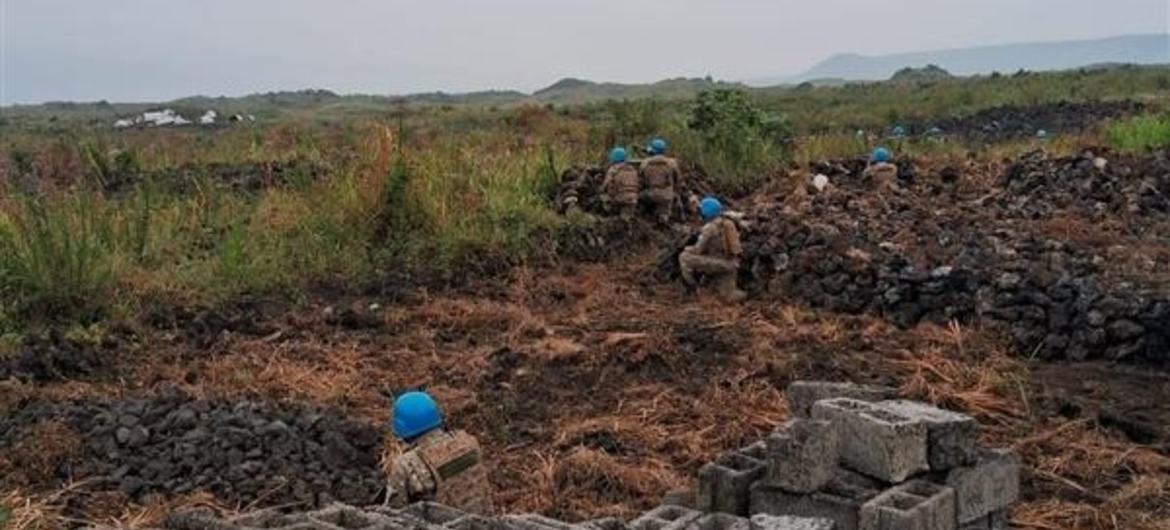 Миротворцы ООН в ДРК пытаются сдержать наступление вооруженных групп. 
