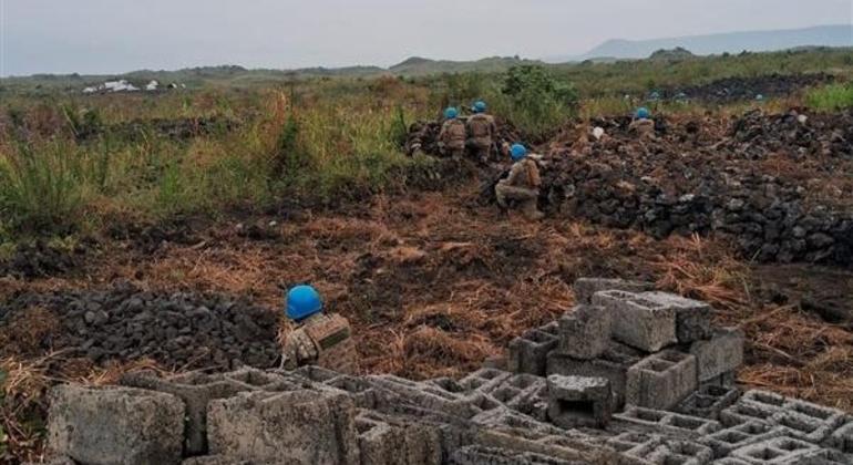 Les Casques bleus de la MONUSCO maintiennent leurs positions en soutien aux forces armées de la RDC pour repousser le M23 et protéger les civils dans l'est du pays.