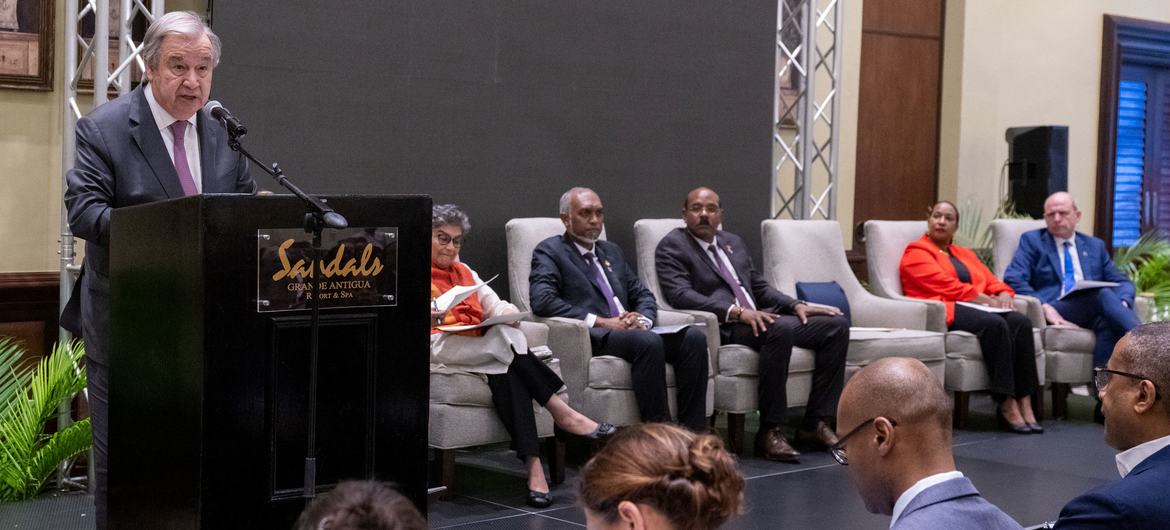 الأمين العام للأمم المتحدة أنطونيو غوتيريس يشارك في شبكة الأعمال العالمية للدول الجزرية الصغيرة النامية في أنتيغوا.