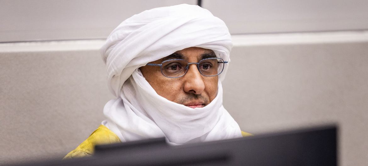 الحسن آغ عبد العزيز آغ محمد آغ محمود أثناء جلسة النطق بالحكم أمام المحكمة  الجنائية الدولية.