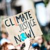احتجاج الناس في نورنبرغ، ألمانيا مطالبين بتحقيق العدالة المناخية