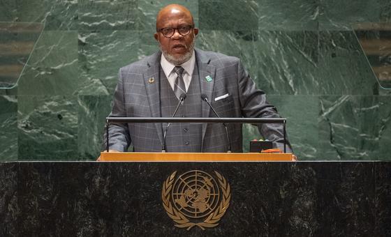 El presidente de la Asamblea General, Dennis Francis, en el podio del máximo órgano de debate de la ONU.