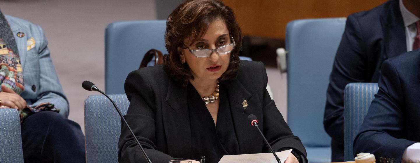 سيما بحوث، المديرة التنفيذية لهيئة الأمم المتحدة للمرأة، تلقي كلمة أمام اجتماع مجلس الأمن حول الوضع في أفغانستان.