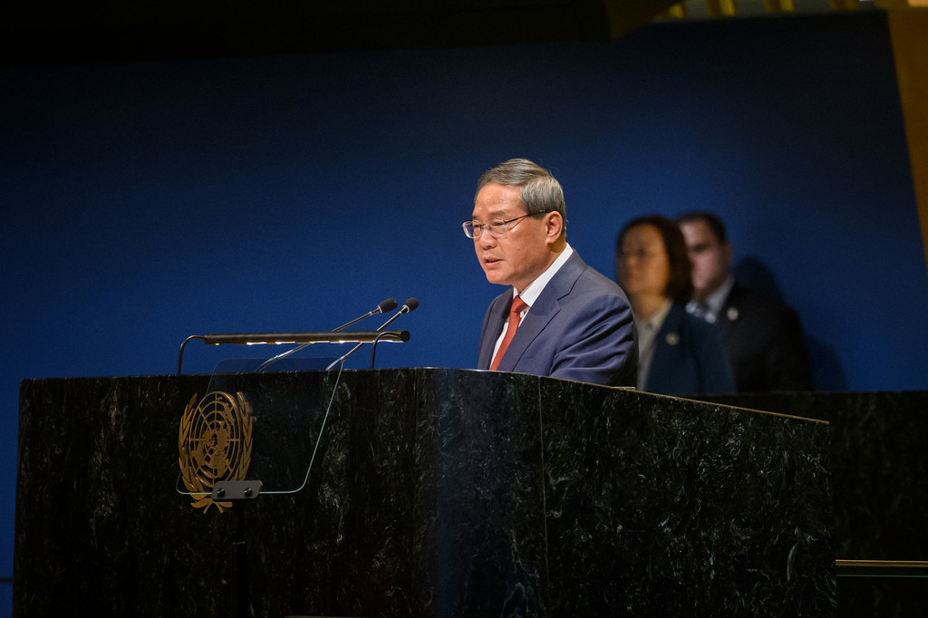 Глава правительства КНР обращается к Генассамблее ООН. 