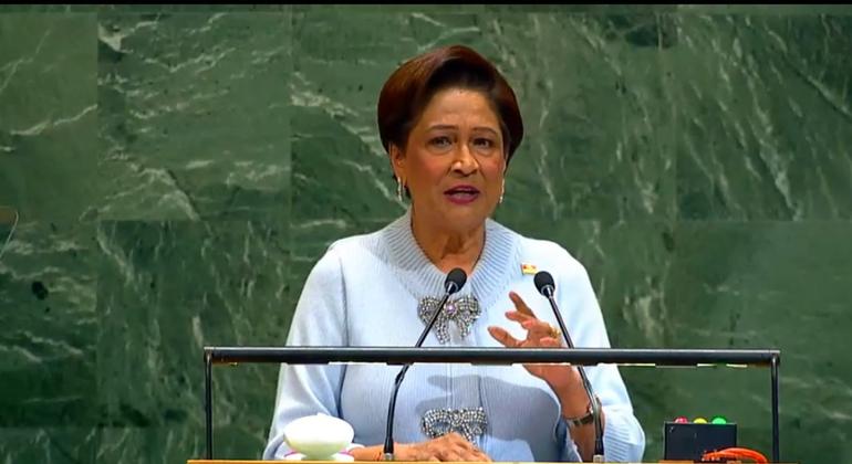 Kamla Persad-Bissessar, Waziri Mkuu wa Trinidad na Tobago akihutubia mjadala mkuu wa mkutano wa 80 wa Baraza Kuu la UN. Kamla Persad-Bissessar, Waziri Mkuu wa Trinidad na Tobago akihutubia mjadala mkuu wa mkutano wa 80 wa Baraza Kuu la UN.