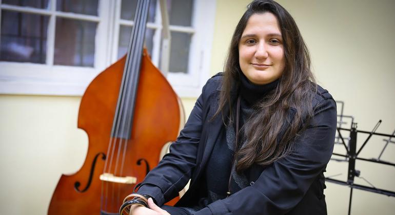 Ana Marvez, maestra de música y directora de coro de 36 años se fue de su país hace siete años a la búsqueda de una mejor vida en Santiago de Chile. 