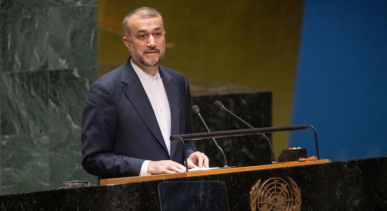 伊朗外交部长阿米尔-阿卜杜拉希扬在第十届紧急特别会议上发言。