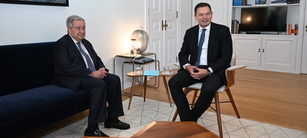 O secretário-geral da ONU encontra-se com o primeiro-ministro de Portugal, Luís Montenegro. Guterres destacou o descontrole da inteligência artificial como uma questão séria que pode ser igualada à situação do clima