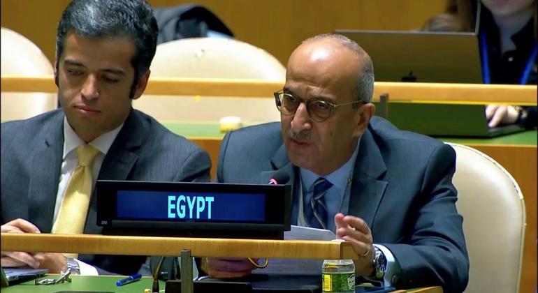 ألقى السفير أسامة عبد الخالق الممثل الدائم لمصر لدى الأمم المتحدة كلمة أمام الجمعية العامة عقب اعتماد قرارين بشأن استعراض هيكل بناء السلام التابع للأمم المتحدة لعام 2025.