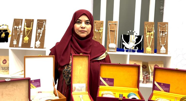 نادية بن سعيدة الرواحية من سلطنة عمان شاركت في المعرض العربي للأسر المنتجة.