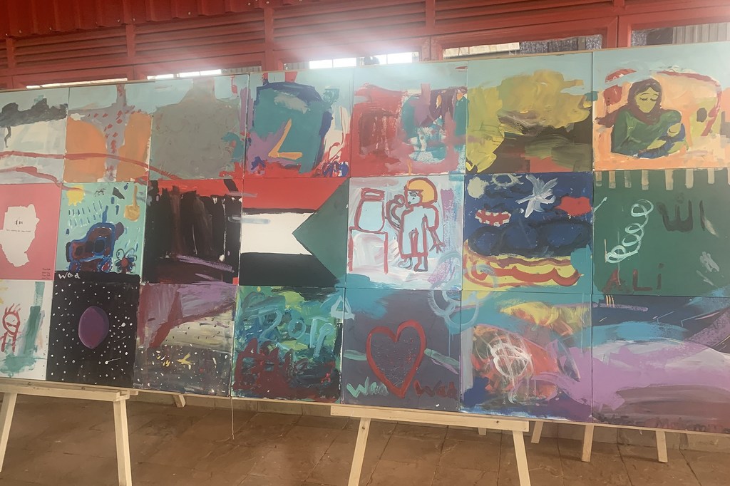 Kazi ya wasanii katika hafla maalum iliyoandaliwa na UNICEF mjini Nairobi nchini Kenya kusaidia watoto waliokimbia vita nchini Sudan.